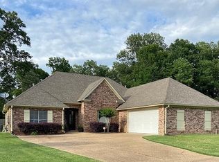 204 Manchester Dr, Vicksburg, MS 39183