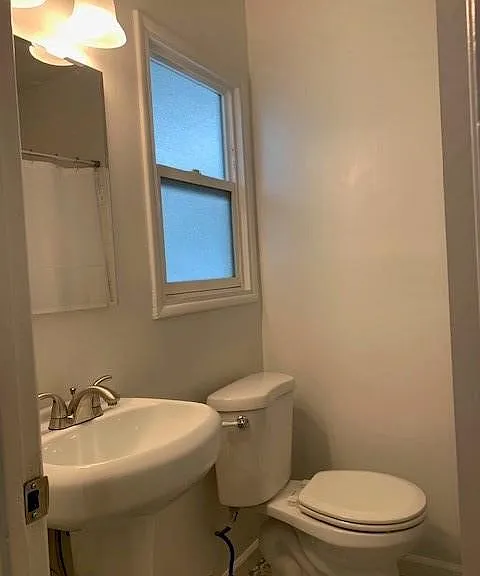 1809 E 4th St #10 — Photo 9
