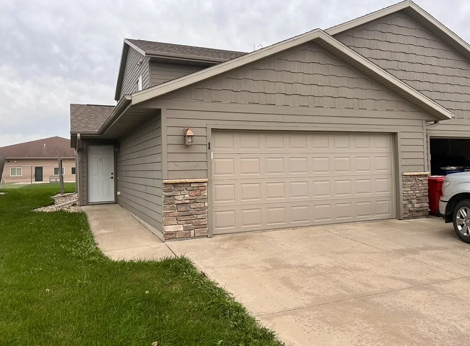 215 Jerry Pl