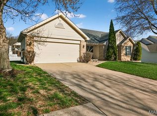 877 Home Park Dr, Saint Peters, MO 63376