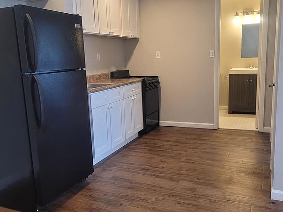 5th image of 3022 W 14th St APT 206