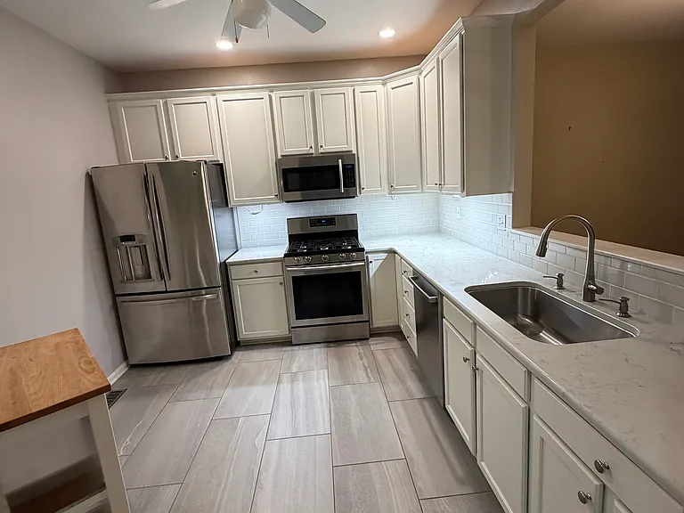 1921 Limestone Dr — Photo 3