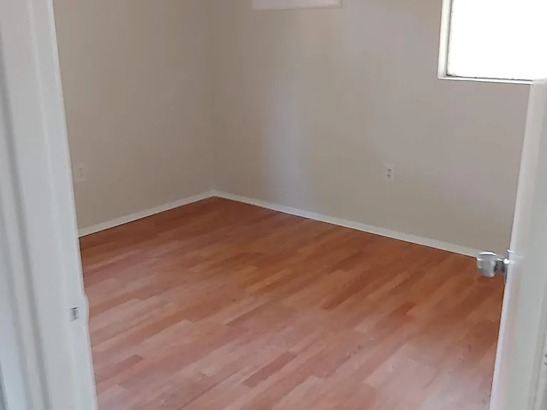1626 Cloverdale Dr — Photo 8