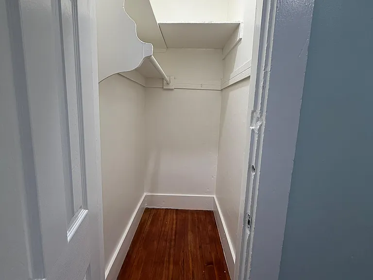 420 Hyde Park Ave — Photo 14