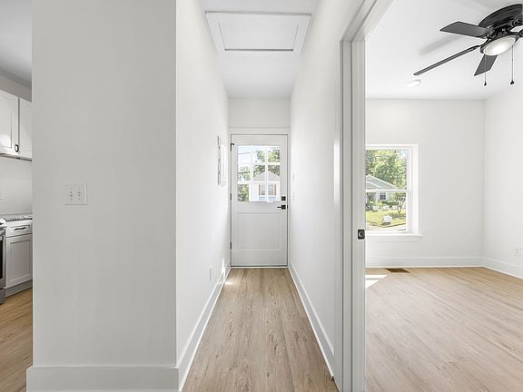 4th image of 139 Lawn St