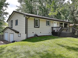 5278 Red Oak Dr, Mounds View, MN 55112