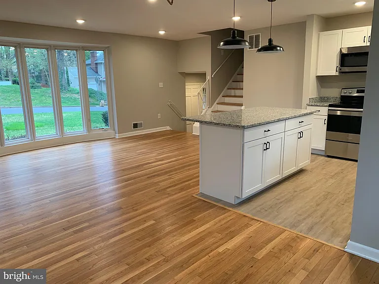 6810 Fern Ln — Photo 6