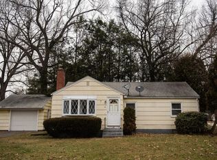 16 Bretton Rd, Springfield, MA 01119