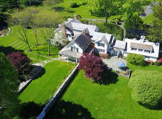 10 Huckleberry Hill Rd, New Canaan, CT 06840