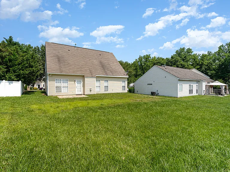 6656 Blythedale Dr — Photo 13