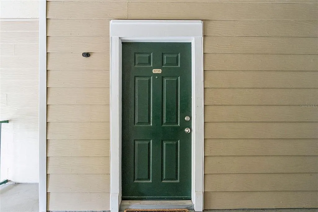 1 bed, 1.0 bath, 721 sqft, $1,400 — Photo 2