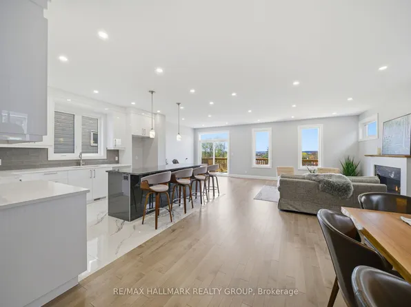 6933 Notre Dame St, Ottawa, ON K1C 1H6
