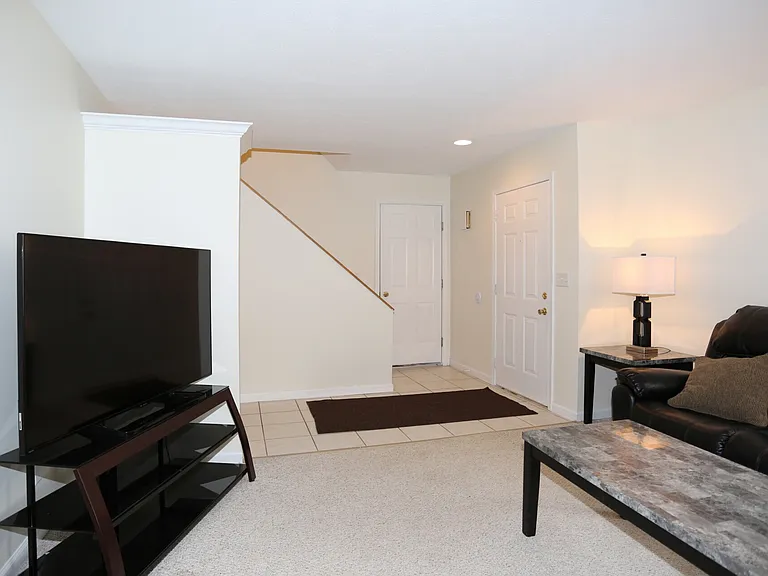 Bottchers Landing Apartments — Photo 6