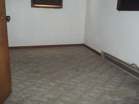 4th image of 1302 N Kellogg St