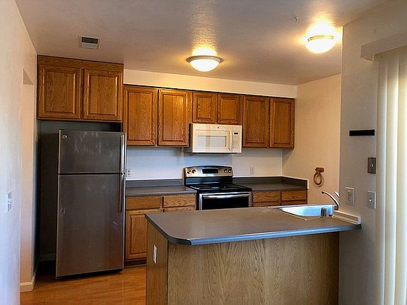 4th image of 39 Oliva Dr #C
