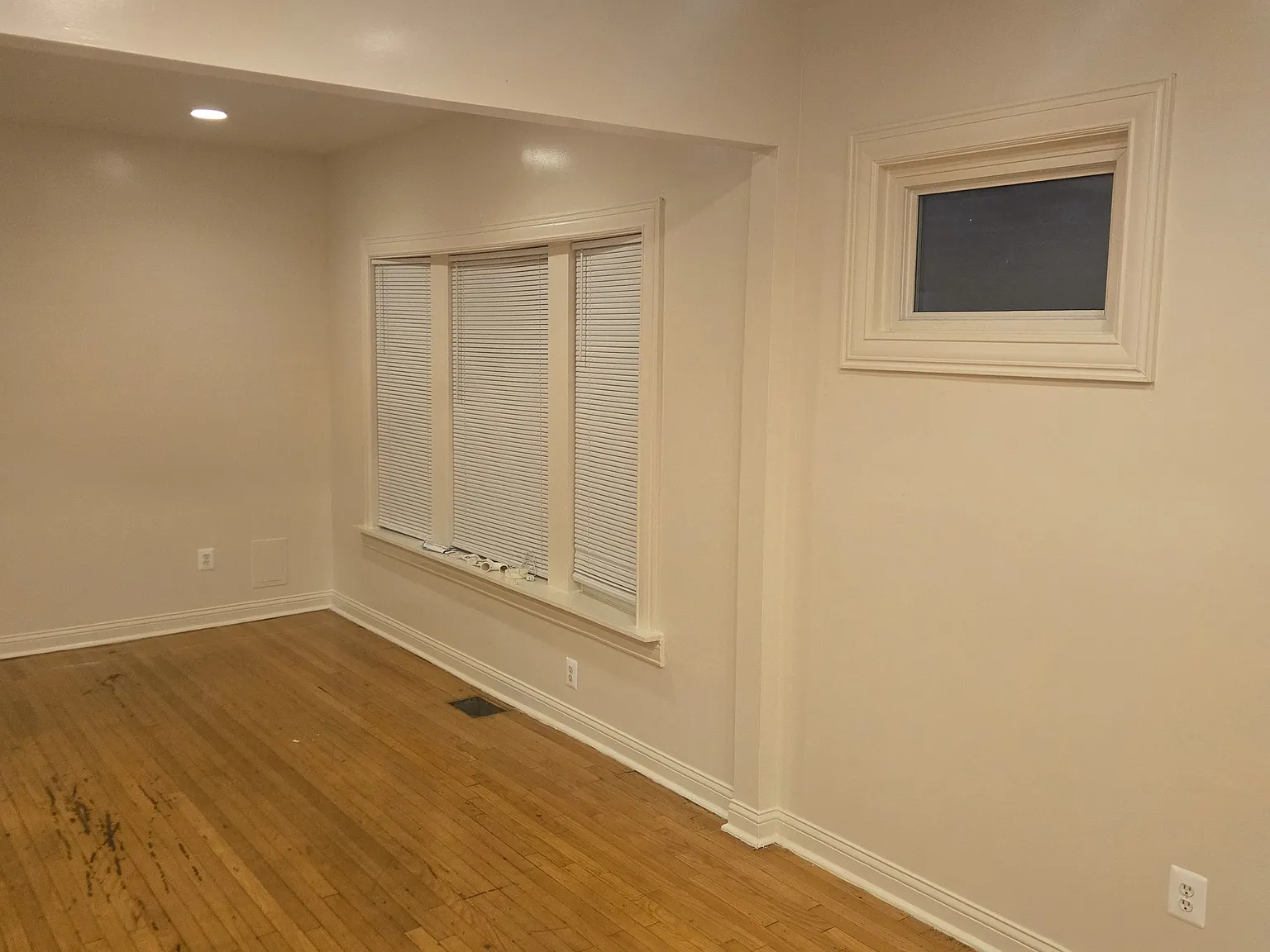 3 bed, $2,100 — Photo 4