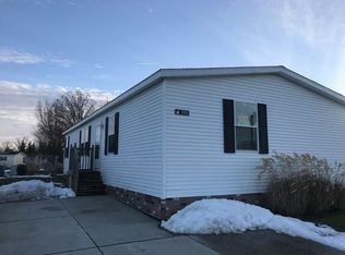 9782 Townsquare Blvd, Fenton, MI 48430