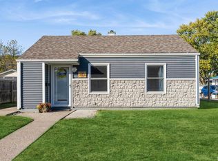 3832 Pearl Ave, Davenport, IA 52802