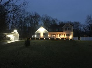 16 Forest Meadow Dr, Salt Point, NY 12578