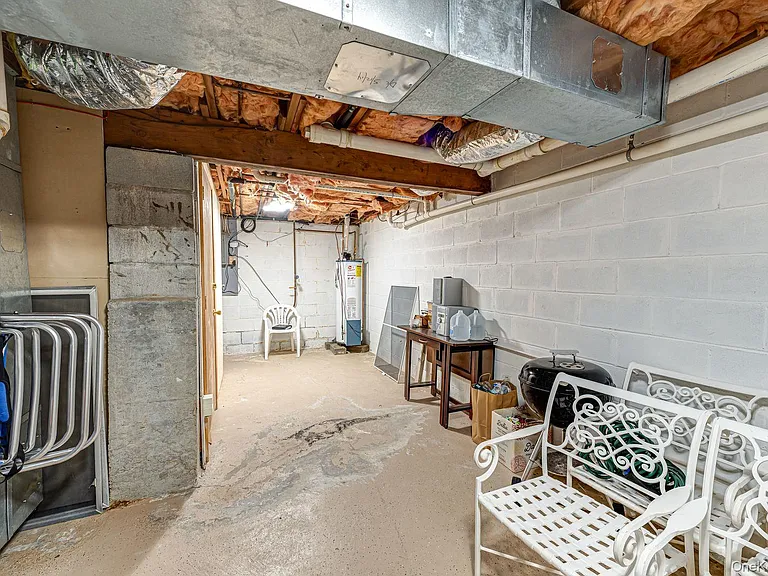 49 Canoe Place Rd #212 — Photo 6
