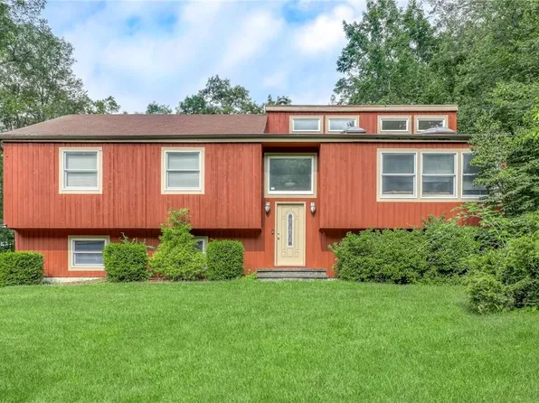 10 Mountain View Court, Pomona, NY 10970