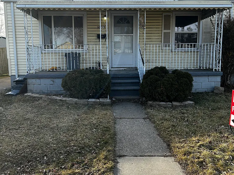 30777 Palmer Blvd — Photo 1