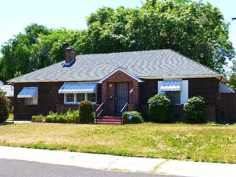 1st image of 2123 N Lake Dr