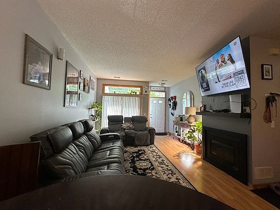3rd image of 3639 Vermilion Ct N