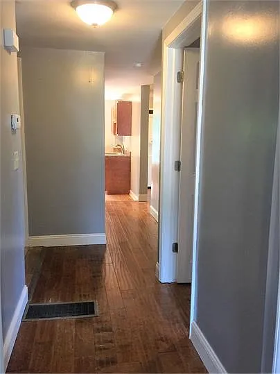 509 Willis Avenue - Unit... — Photo 4