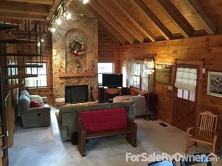 5th image of 2703 E Evelyn Dr
