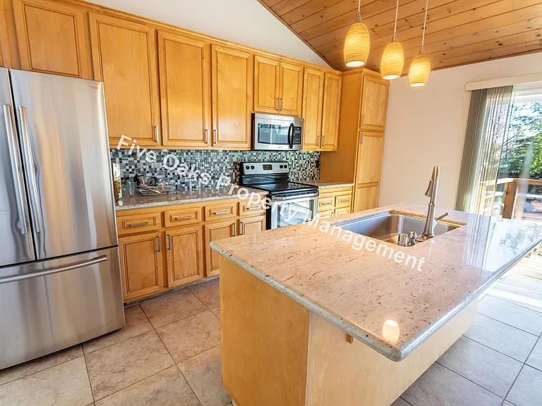 2815 Stanford Ln — Photo 10