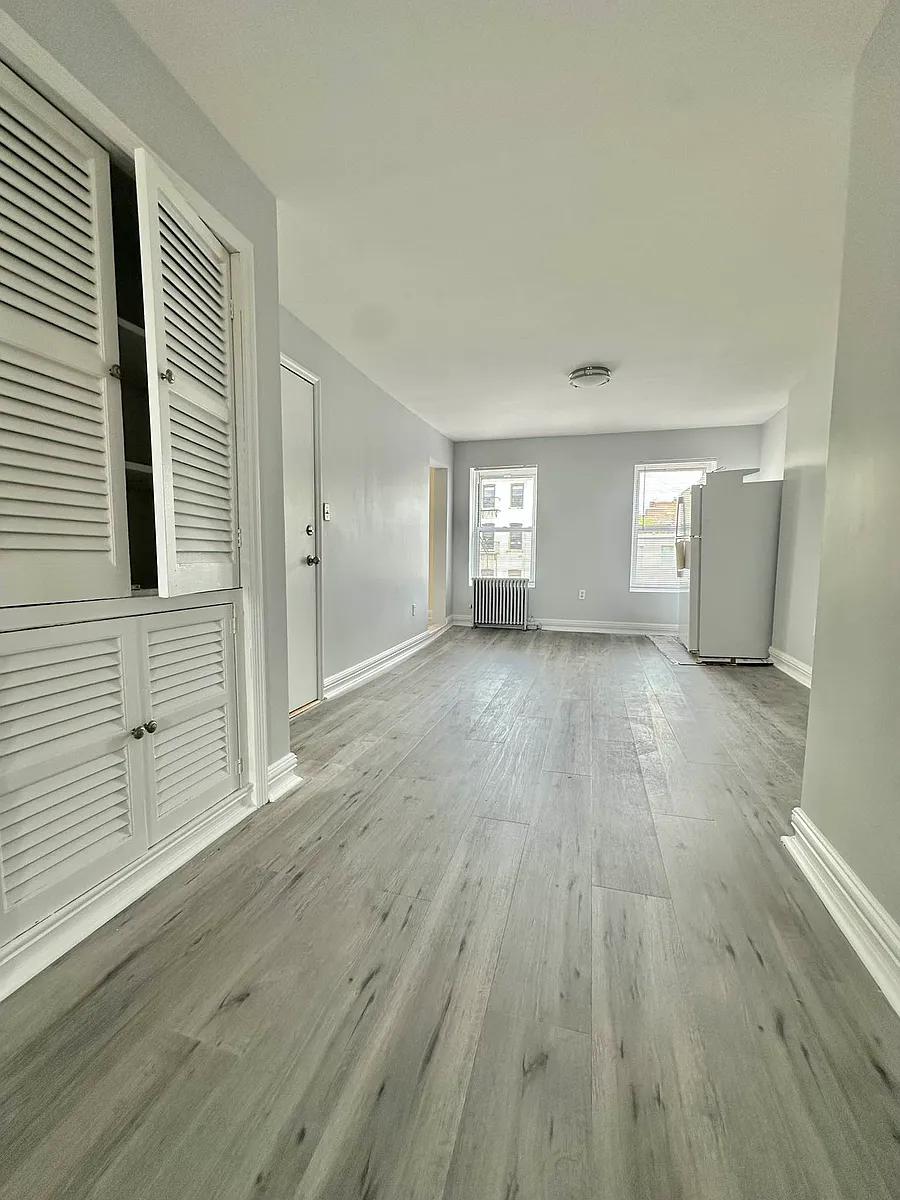 Building Photo - 95 3rd St #3