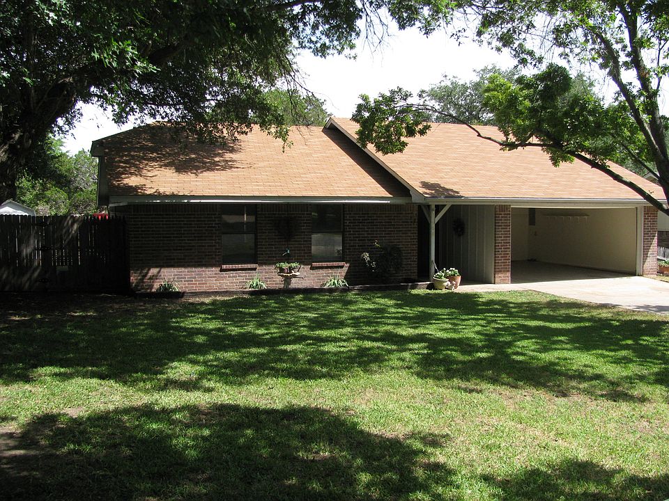Large Live Oak Trees