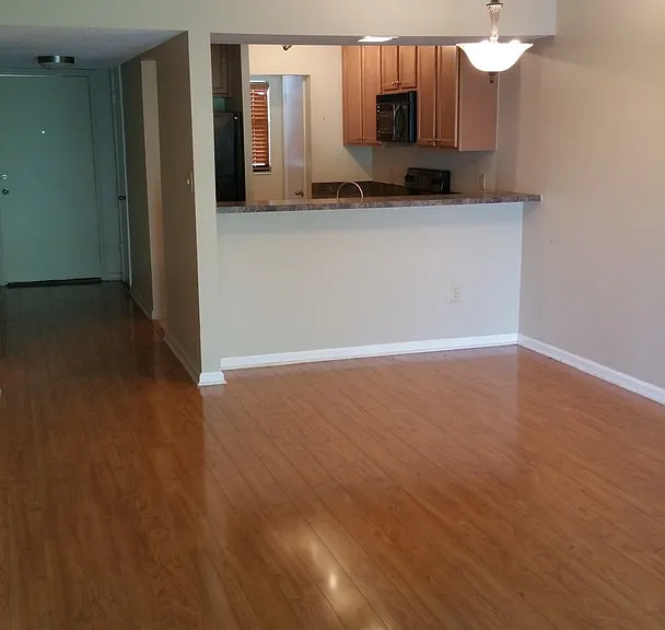 2934 Plaza Terrace Dr — Photo 2