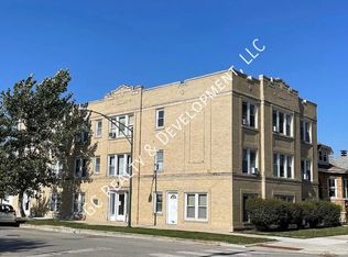 6000 W Seminole St #2E, Chicago, IL 60646