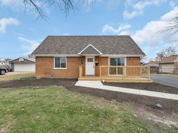 8233 New Castle Ave, Oak Lawn, IL 60459