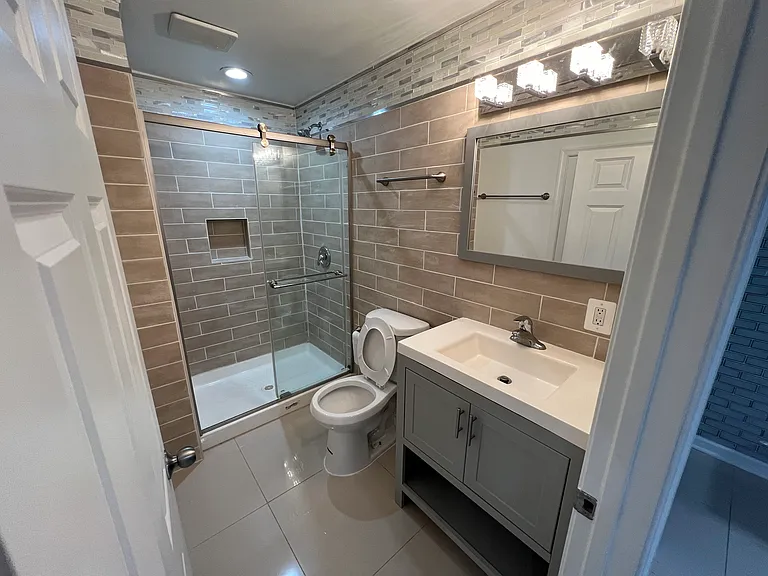 7704 Bristow Dr — Photo 18