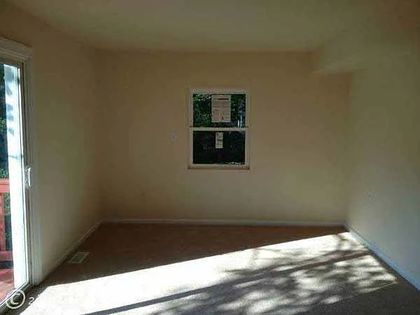 8516 Potomac Ave — Photo 18
