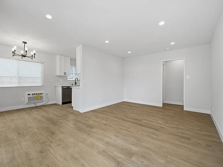 1738 Colby Ave #1 — Photo 8
