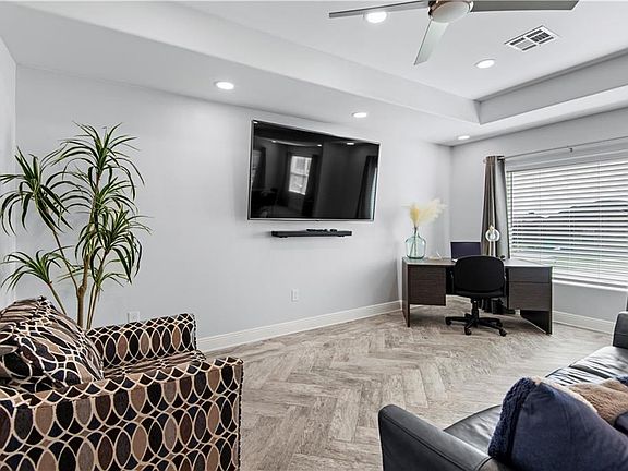 3rd image of 2112 Fernando Ct