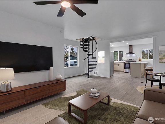 4th image of 400 1/2 22 Avenue Ct