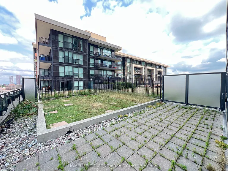830 Lawrence Ave W #902 — Photo 2