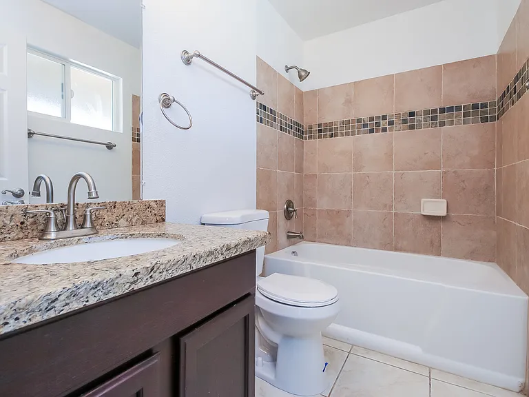 5716 S Roberts Rd — Photo 11