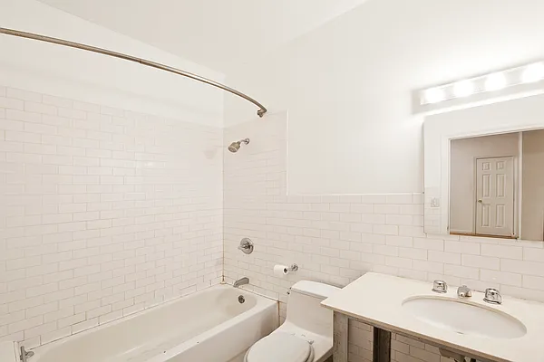 Rented by R New York | media 6