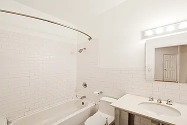 Rented by R New York