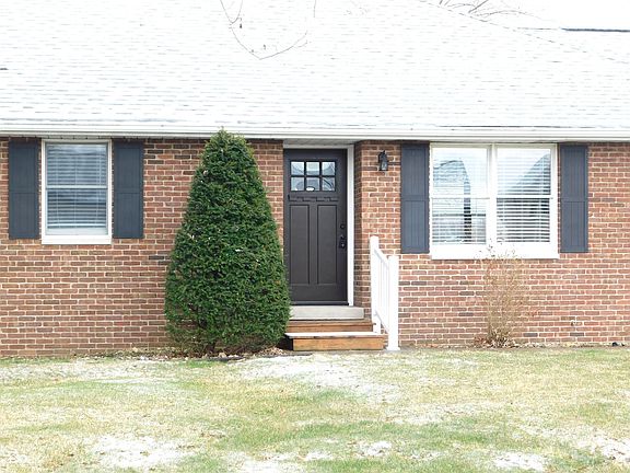2nd image of 1123 E Tara Rd