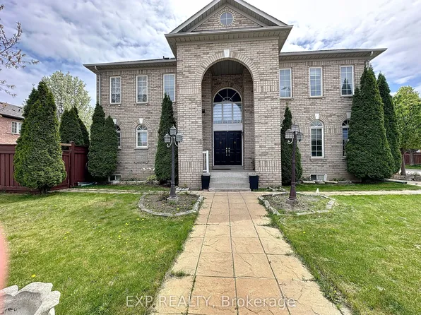129 NE Ledge Rock Dr E, Vaughan, ON L4H 2G7