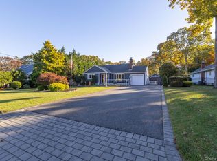 8 Tulip Court, Moriches, NY 11955