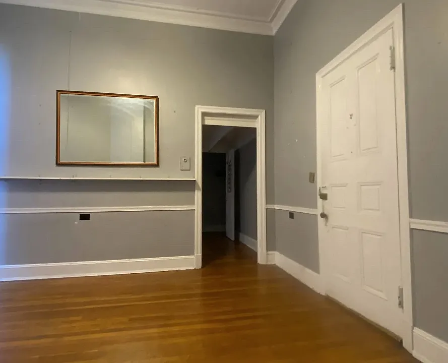16 W Mount Vernon Pl #2C
