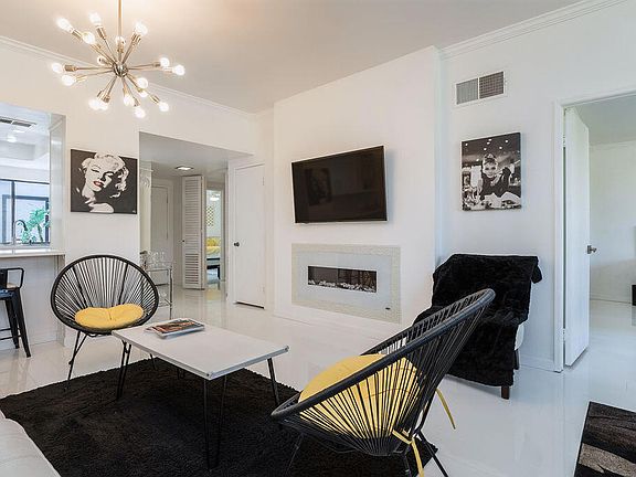 5th image of 689 N Majorca Cir